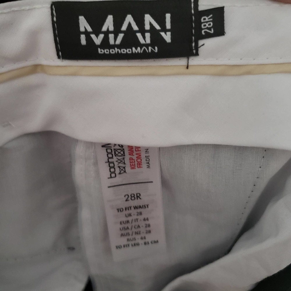 boohooMAN Skinny Plain Tapered Smart Trousers w/Pintuck - NWT - Picture 8 of 11